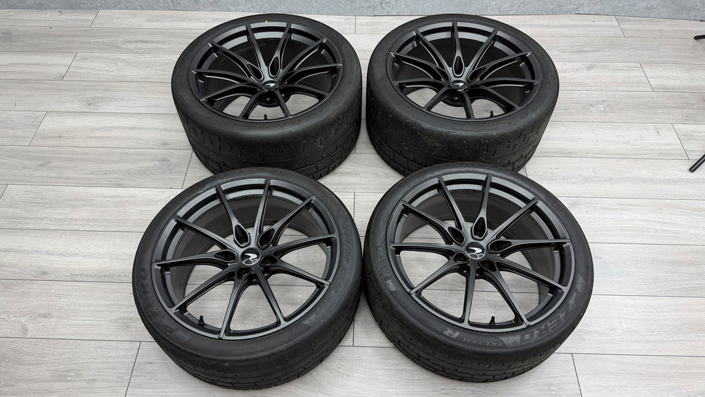 MCLAREN 765LT MSO ULTRA LIGHT STEALTH GREY WHEELS AND TYRES 14BA224RP