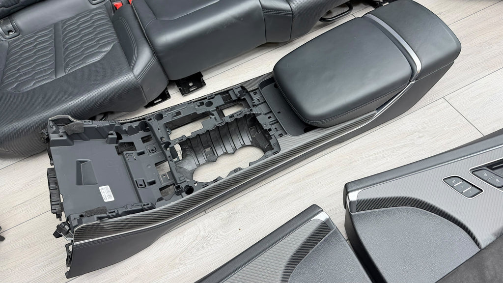 AUDI RSQ8 FULL BLACK LEATHER SEATS INTERIOR WITH DOOR CARDS AND CARBON TRIMS