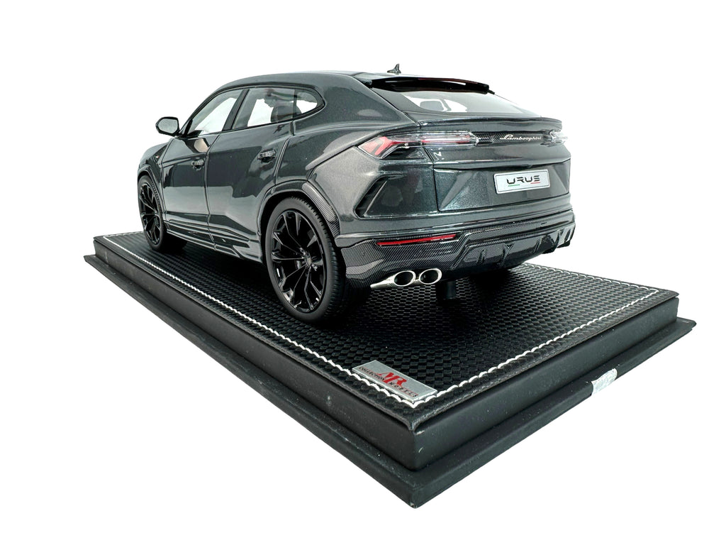 LAMBORGHINI URUS 1:18 MODEL CAR (GRIGIO/ ROSSO)