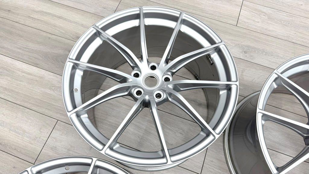 FERRARI 812  SUPERFAST GTS RACING WHEEL SET 323895 323894 (SILVER)