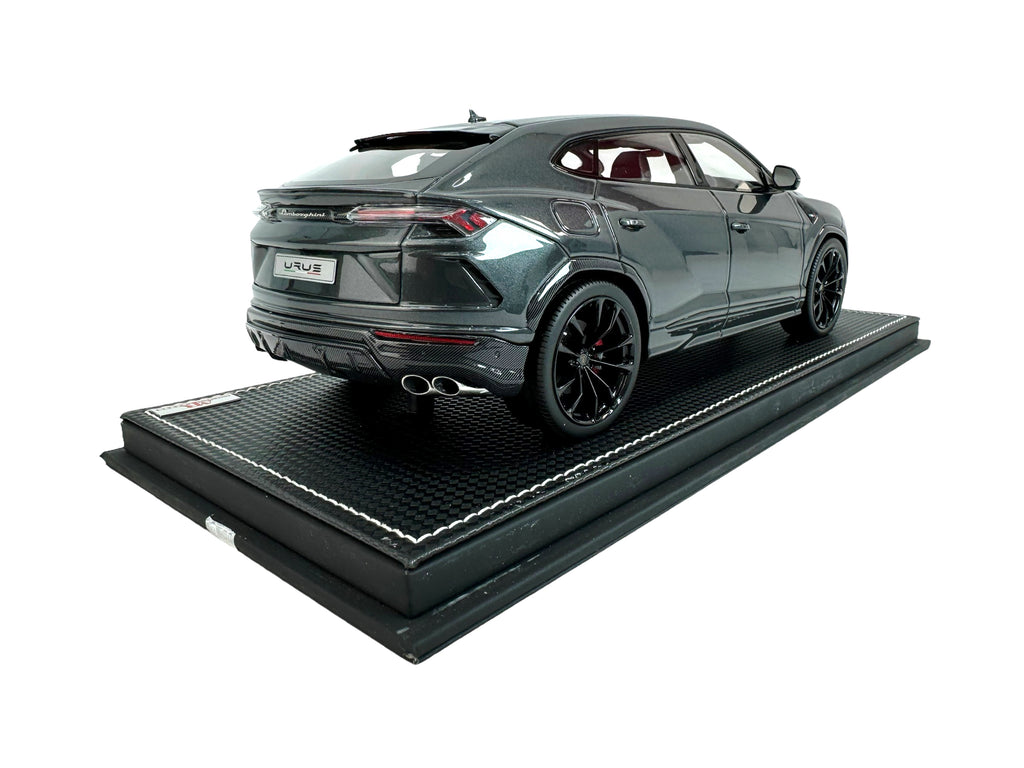 LAMBORGHINI URUS 1:18 MODEL CAR (GRIGIO/ ROSSO)