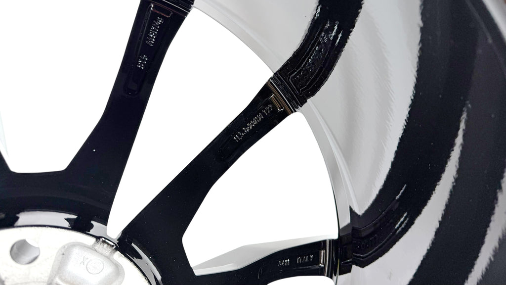 LAMBORGHINI URUS TAIGETE REAR WHEEL 11.5JX23" - DIAMOND/ BLACK 4ML601025AT