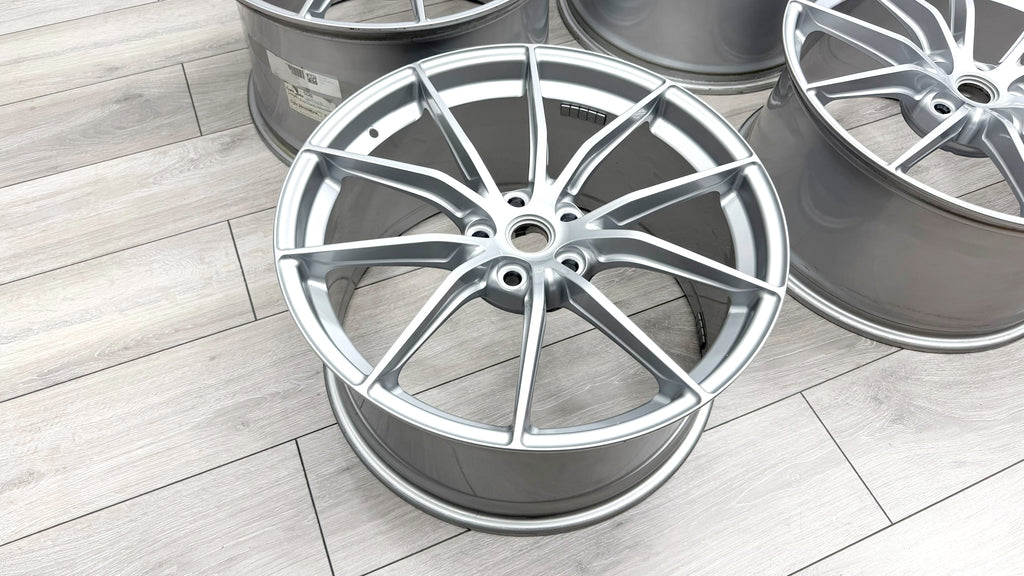 FERRARI 812  SUPERFAST GTS RACING WHEEL SET 323895 323894 (SILVER)