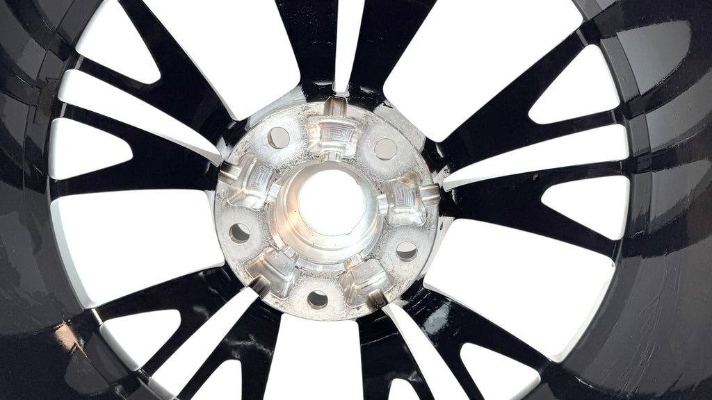 ASTON MARTIN AM6 VANTAGAE REAR WHEEL MY63-9965G-BA