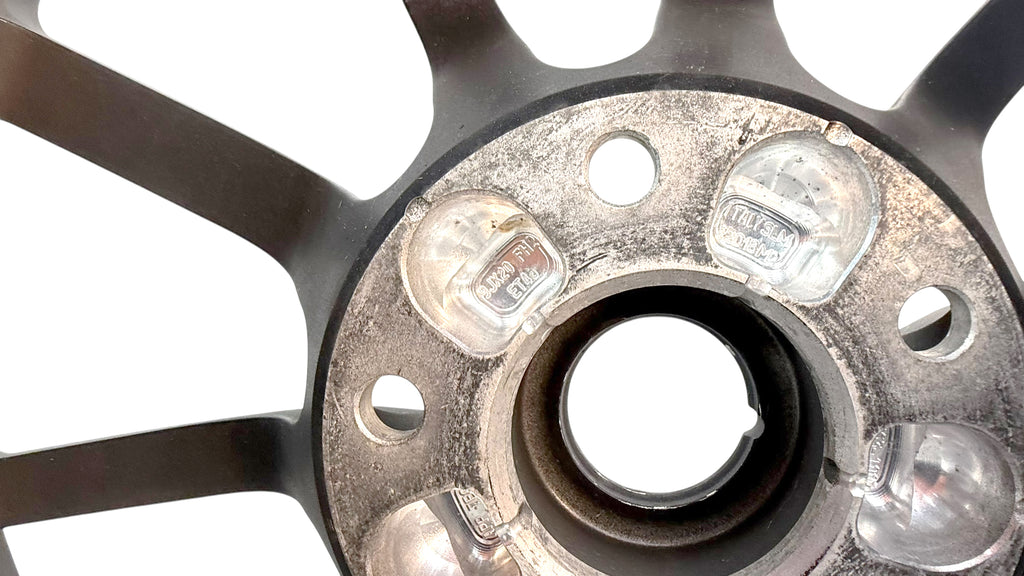 ASTON MARTIN AM6 VANTAGE 20" FRONT WHEEL KY63-1007-TA