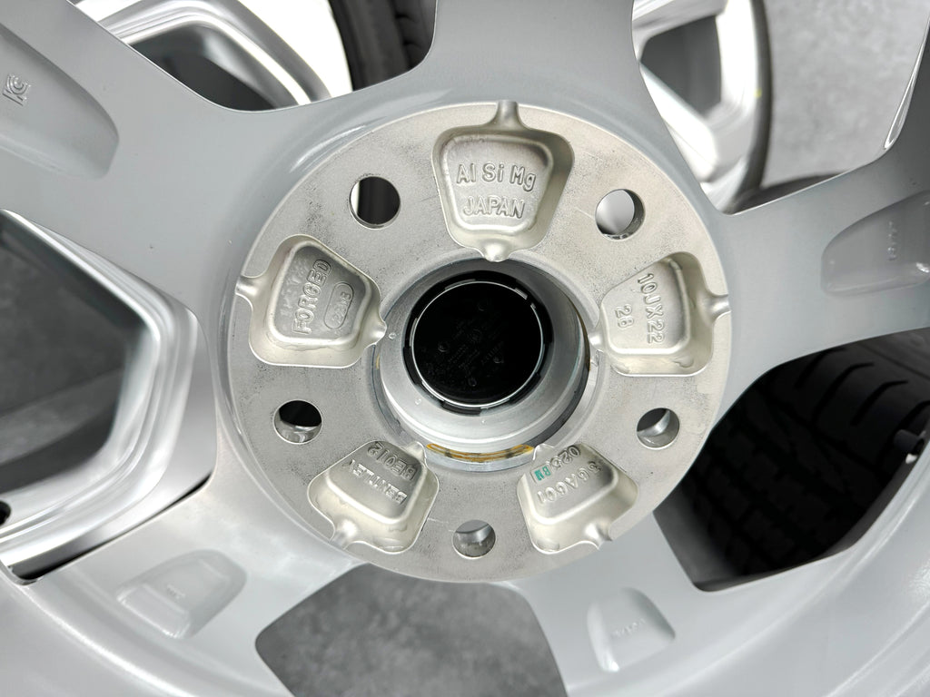 BENTLEY BENTAYGA S 2023+ 22'' SILVER ALLOY WHEEL SET PN: 36A601025CS