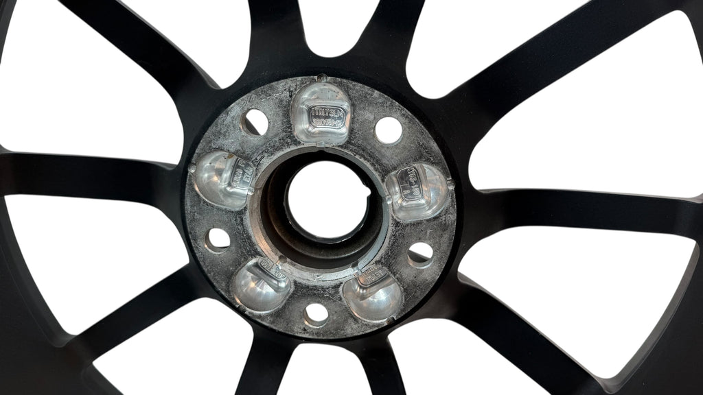 ASTON MARTIN AM6 VANTAGE 20" FRONT WHEEL KY63-1007-TA