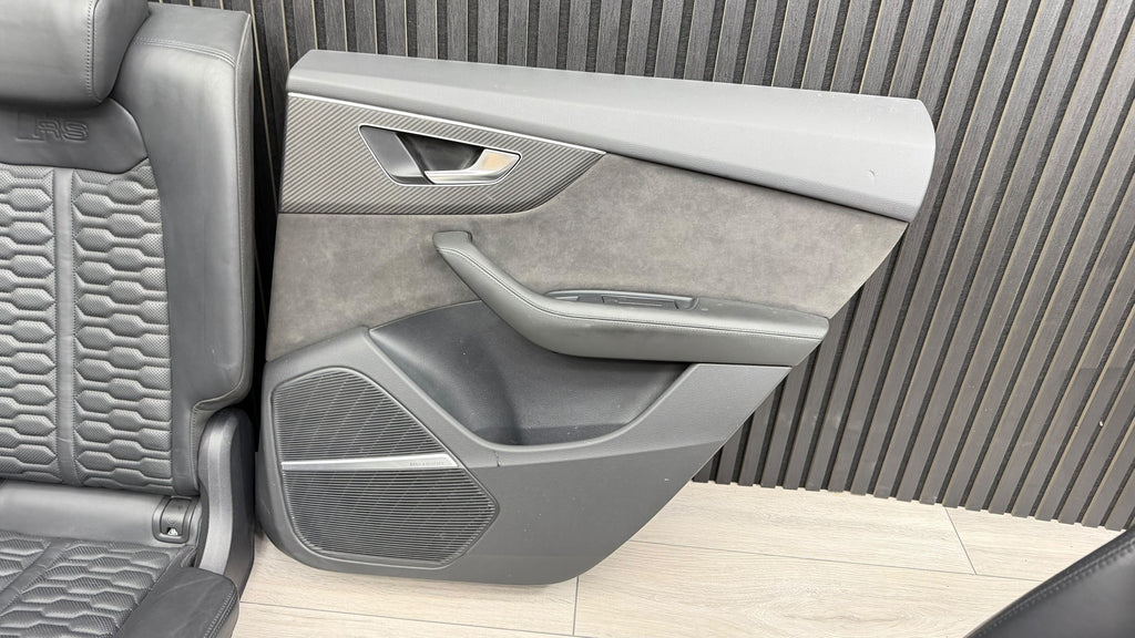 AUDI RSQ8 FULL BLACK LEATHER SEATS INTERIOR WITH DOOR CARDS AND CARBON TRIMS