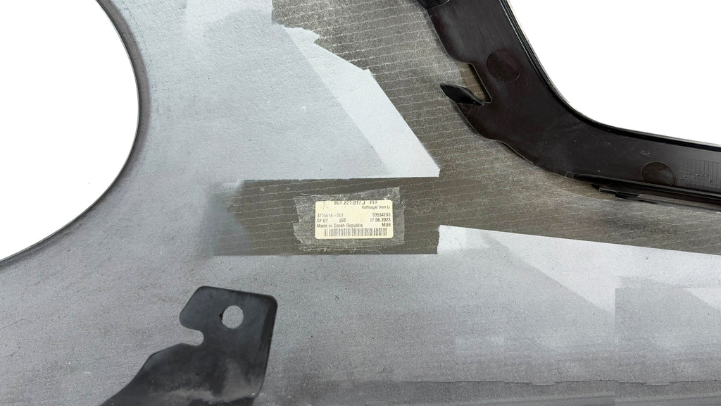 PORSCHE 992 GT3RS FRONT LEFT FENDER CARBON 9GT821103D G2X