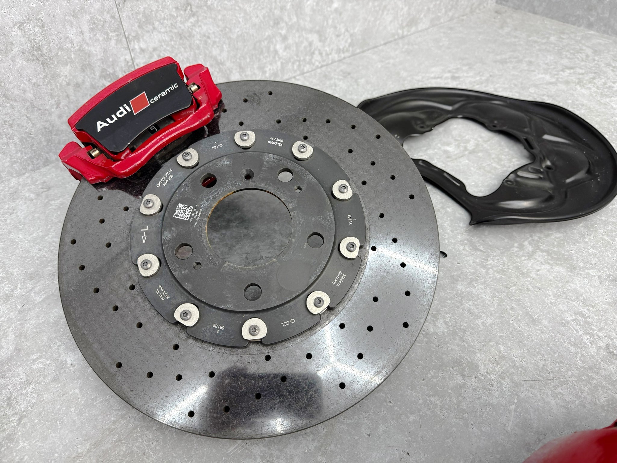AUDI RSQ8 / RS6 C8 2024 COMPLETE CERAMIC BRAKE KIT – ApexSpares