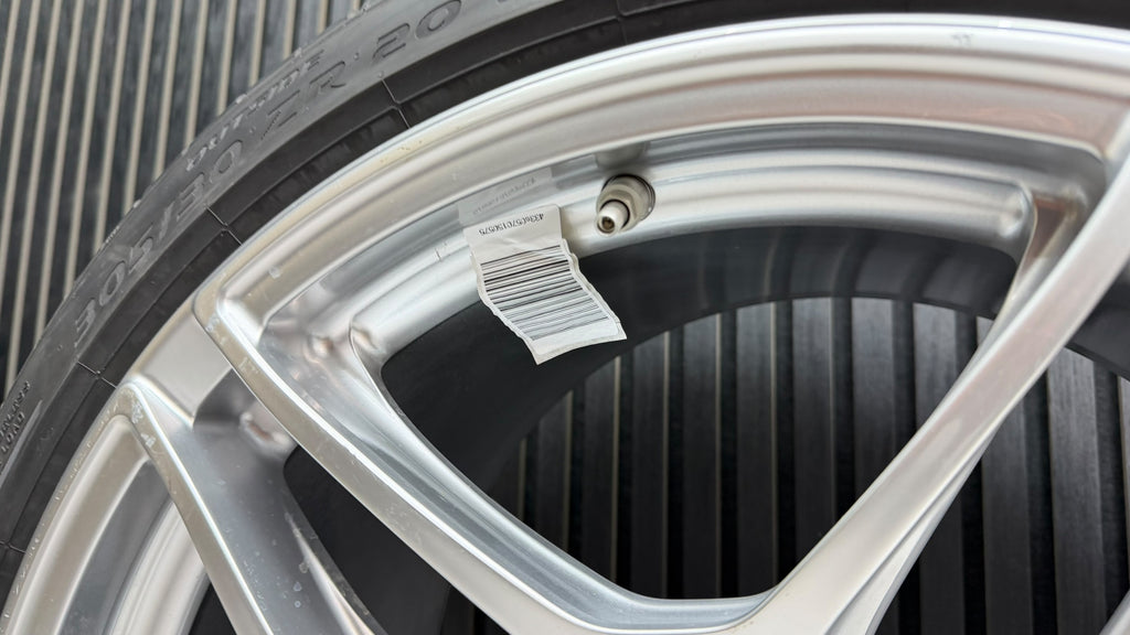 MCLAREN 720S 5 TWIN-SPOKE 19'' REAR WHEEL WITH PIRELLI P ZERO TYRE 14B0376CP