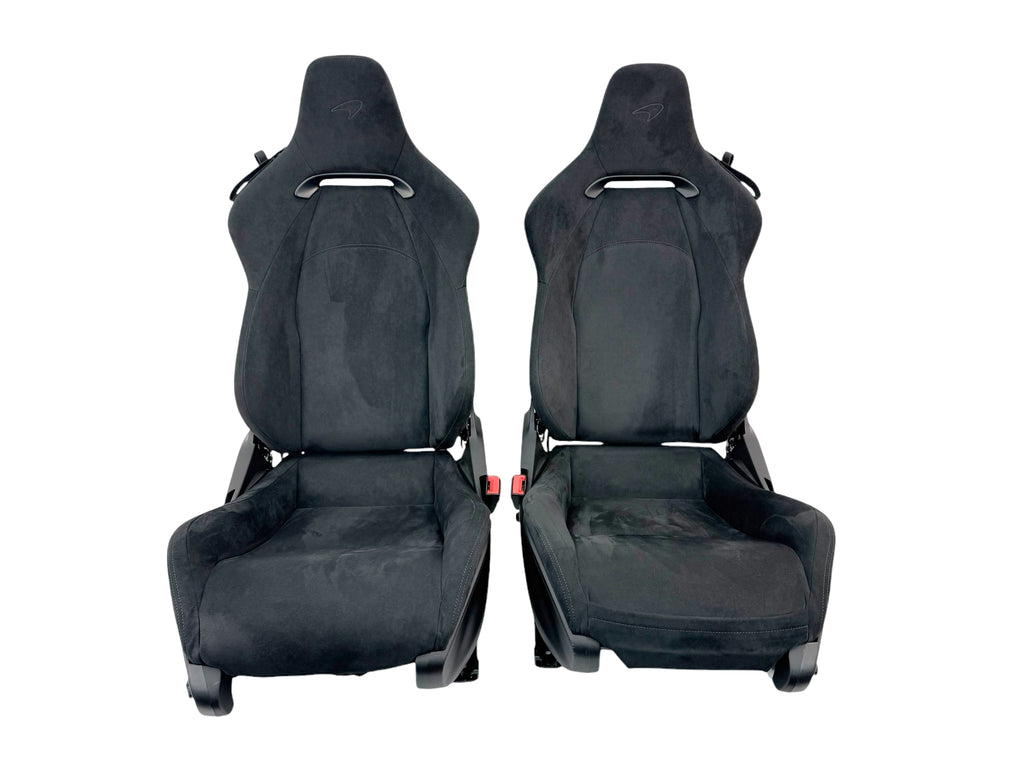MCLAREN ARTURA COMFORT SEATS BLACK ALCANTARA/ BLACK PIPING 16NC494CP