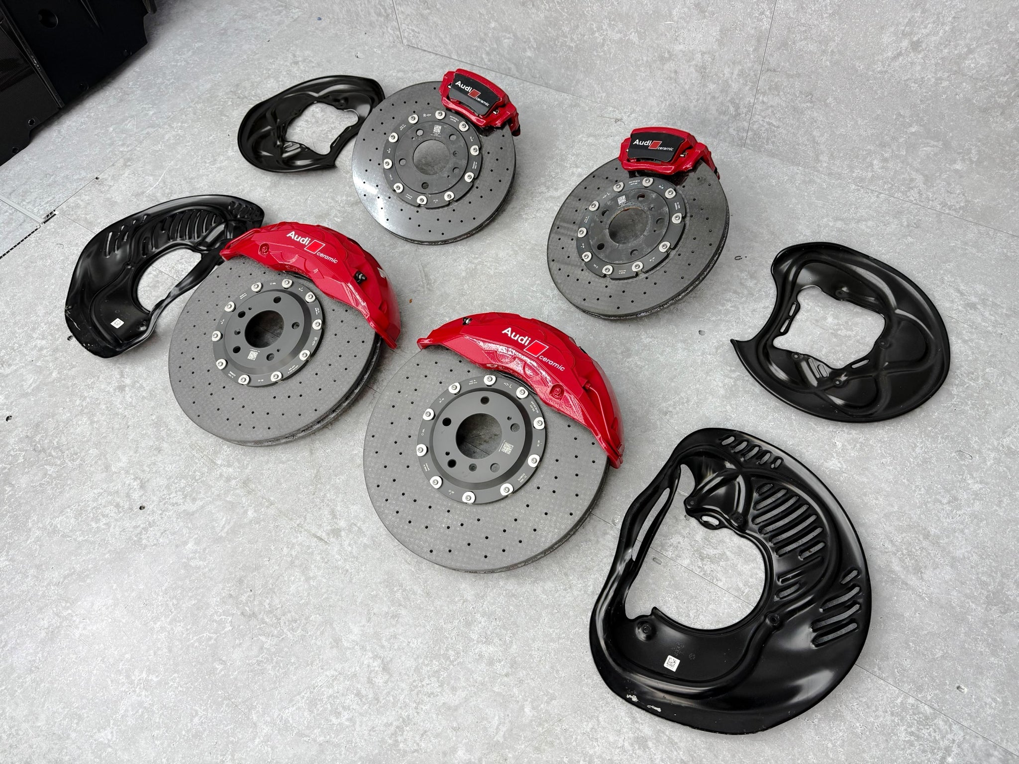 AUDI RSQ8 / RS6 C8 2024 COMPLETE CERAMIC BRAKE KIT – ApexSpares
