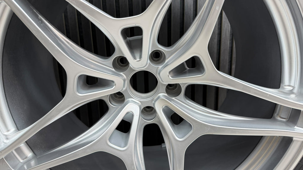 MCLAREN 720S 5 TWIN-SPOKE 19'' REAR WHEEL WITH PIRELLI P ZERO TYRE 14B0376CP