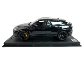 LAMBORGHINI URUS-S 1:18 MODEL CAR (NERO HELENE)