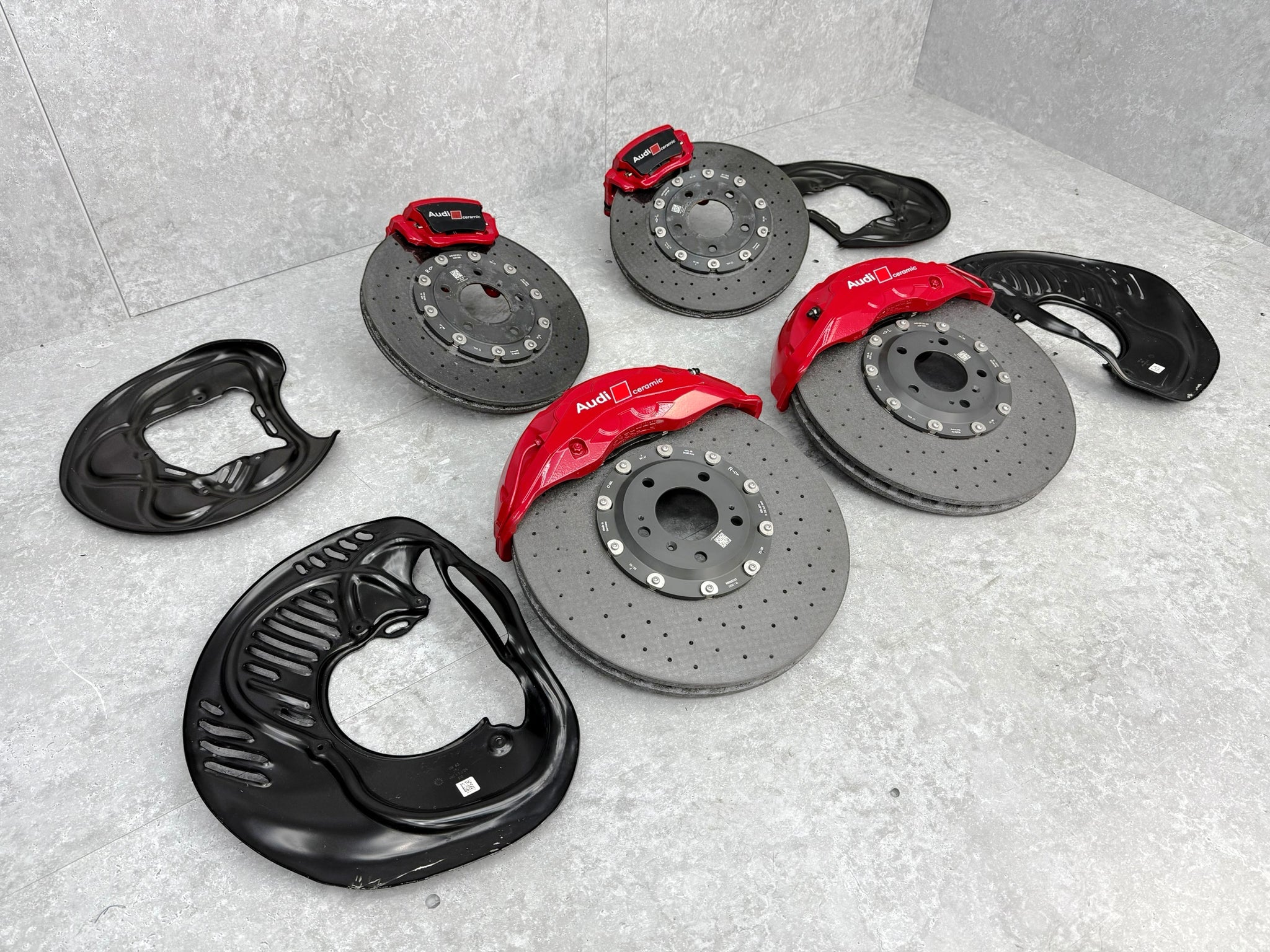 AUDI RSQ8 / RS6 C8 2024 COMPLETE CERAMIC BRAKE KIT – ApexSpares