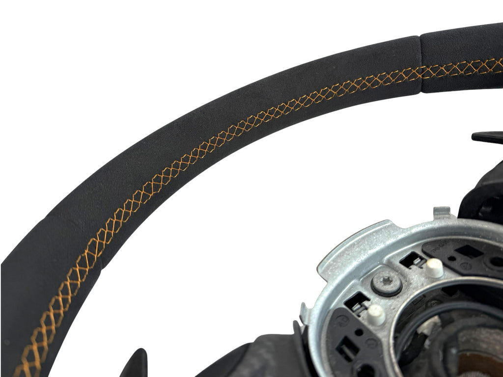 MCLAREN P1 MSO CARBON ALCANTARA/ STEERING WHEEL 121195CP-P1002AW (ORANGE STICHING)