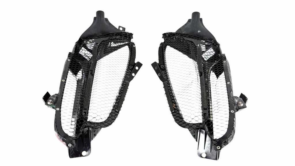 FERRARI SF90 CARBON SIDE AIR INTAKE TRIM SET 70007381