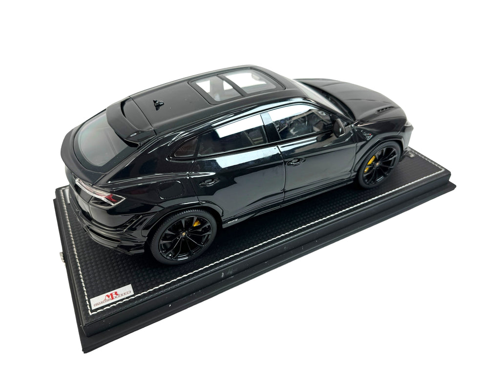 LAMBORGHINI URUS-S 1:18 MODEL CAR (NERO HELENE)