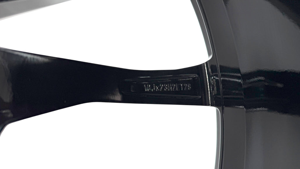 LAMBORGHINI URUS FRONT WHEEL 10JX23" - BLACK 4ML601025AE