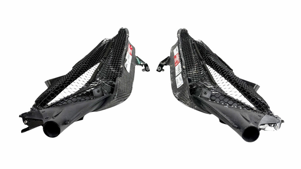 FERRARI SF90 CARBON SIDE AIR INTAKE TRIM SET 70007381
