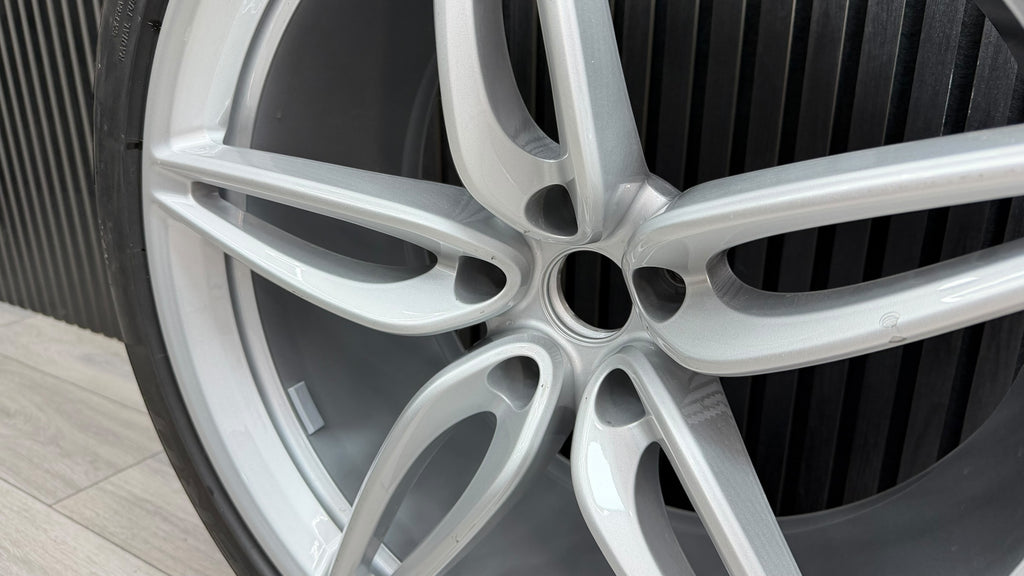 MCLAREN 570S SUPER LIGHT REAR WHEEL IN SILVER 13B0930CP *N1*