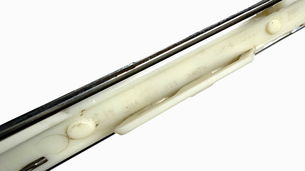 BENTLEY BENTAYGA 2020+ FRONT LEFT BUMPER TRIM 36A807668