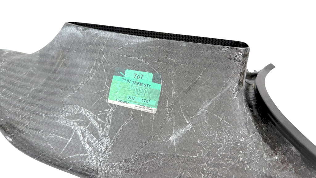 FERRARI 488 REAR LEFT CARBON LIGHT SURROUND 86937600