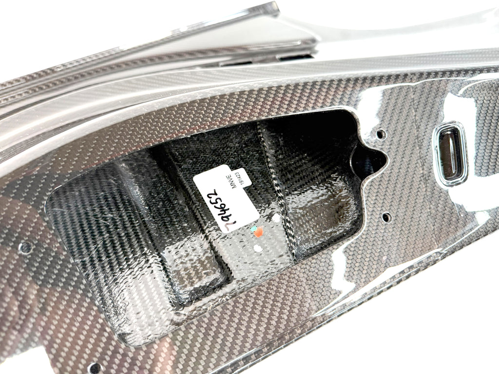 ASTON MARTIN VALKYRIE SPIDER RIGHT DOOR (VISUAL CARBON)