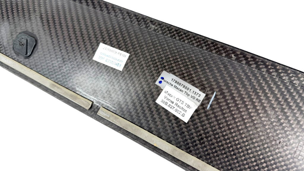 PORSCHE MACAN FRONT RIGHT CARBON DOOR TRIM 95B837902B
