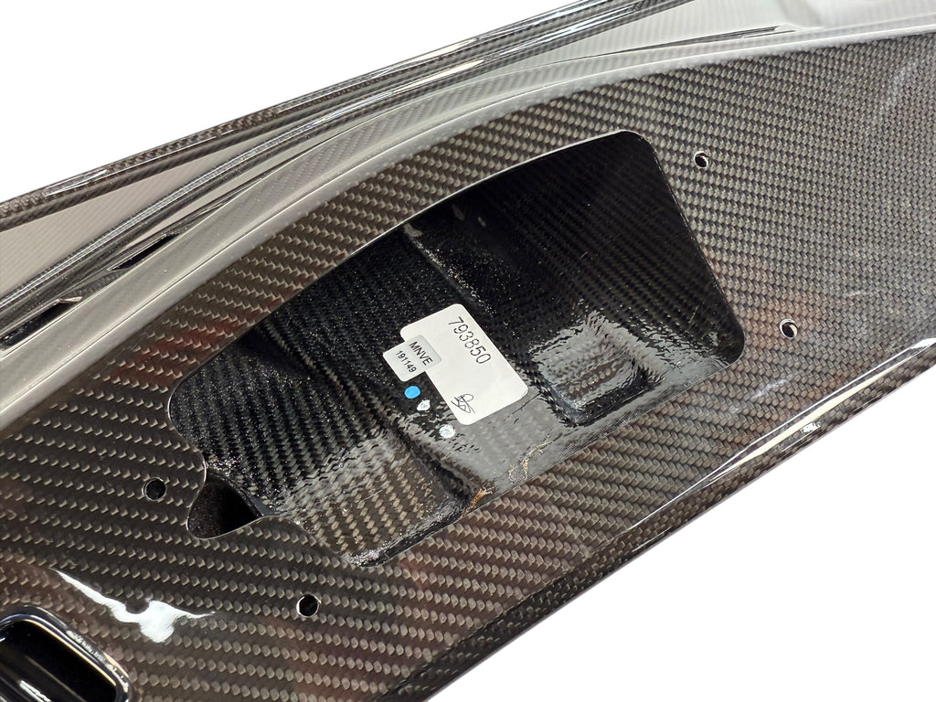 ASTON MARTIN VALKYRIE SPIDER LEFT DOOR (VISUAL CARBON)