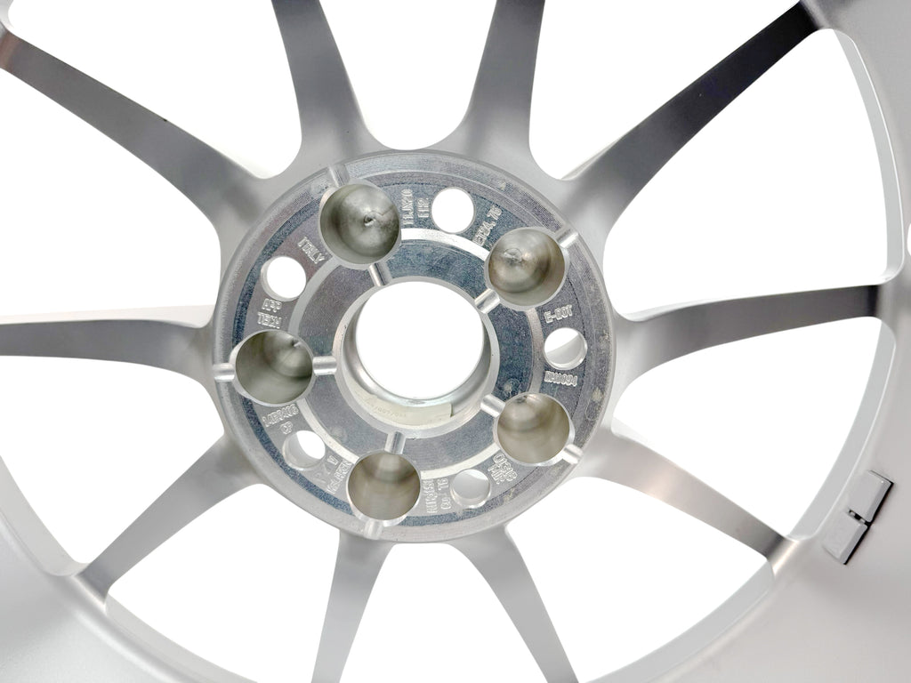 MCLAREN 720S ULTRA-LIGHTWEIGHT WHEEL - REAR LEFT 14B0406CP (SILVER)