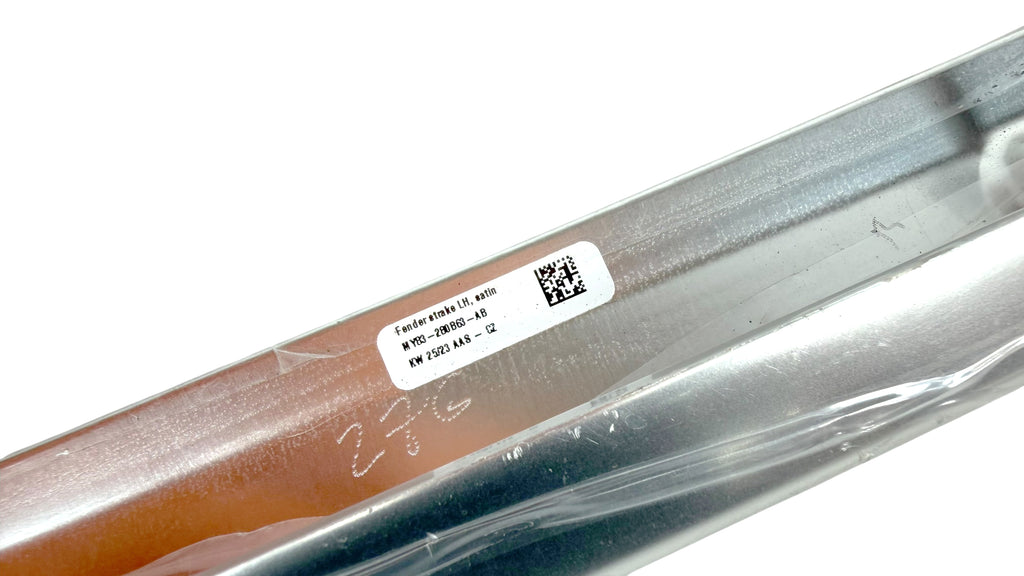 ASTON MARTIN DBX BRIGHT FINISH LEFT SIDE STRAKE WING TRIM MY83-280B63-AB