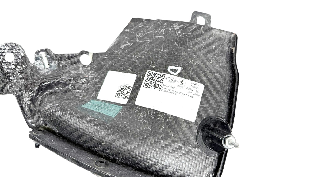 FERRARI SF90 XX CARBON BULKHEAD RIGHT SIDE PANEL 945382