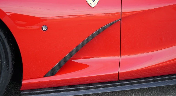 NOVITEC FERRARI 812 SUPERFAST / GTS CARBONCARBON FRONT FENDER AIR-OUTLET INSERTS