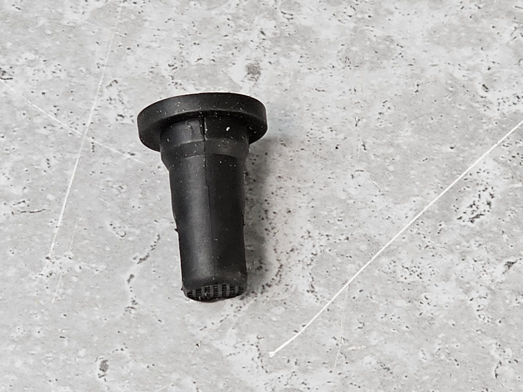 MCLAREN WASHER BOTTLE GROMMET PU 11A0249CP