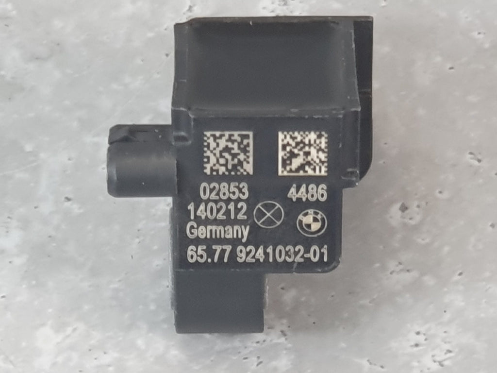 BMW 5 F10 FRONT BUMPER LEFT SIDE CRASH SENSOR 65779241032