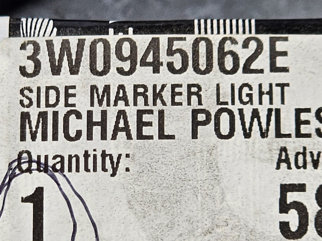 BENTLEY CONTINENTAL REAR RIGHTSIDE MARKER LIGHT 3W0945062E