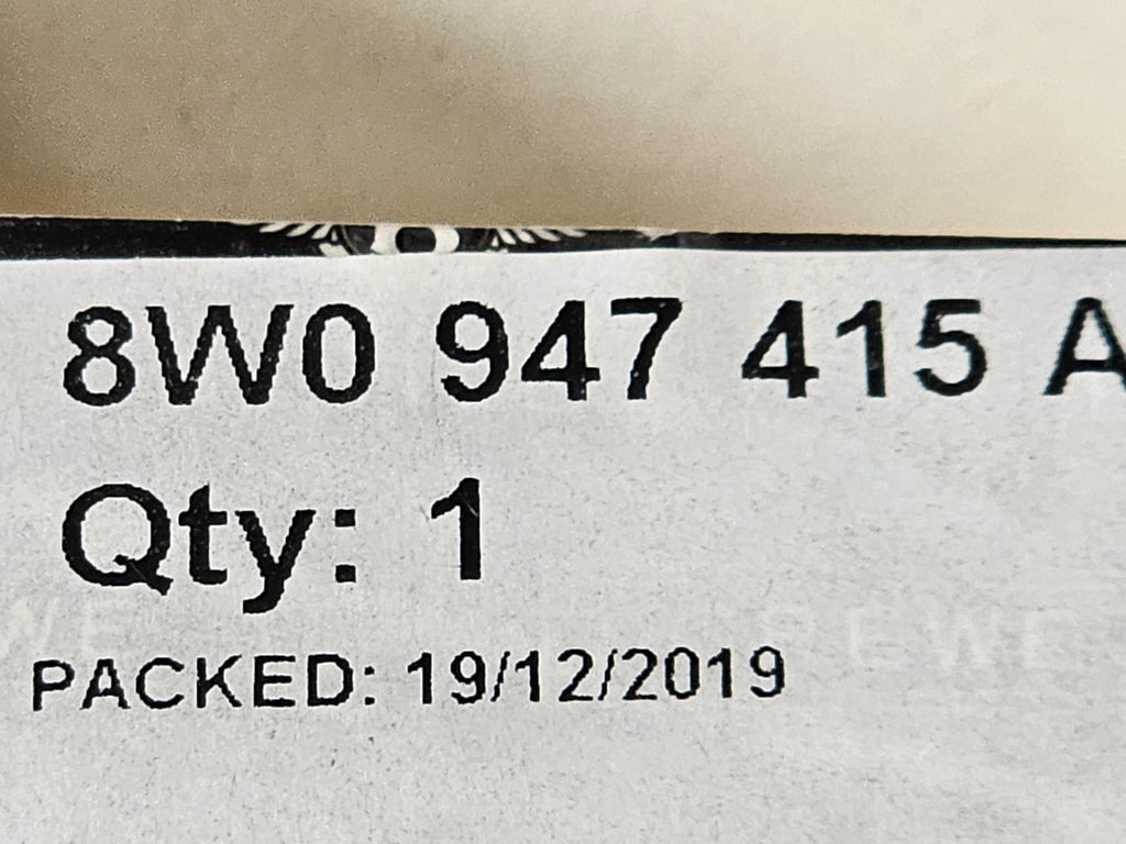 BENTLEY BENTAYGA LIGHT 8W08947415A