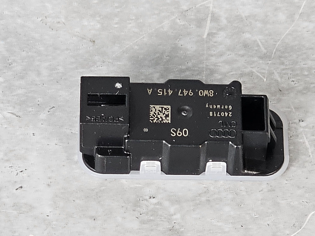 BENTLEY BENTAYGA LIGHT 8W08947415A