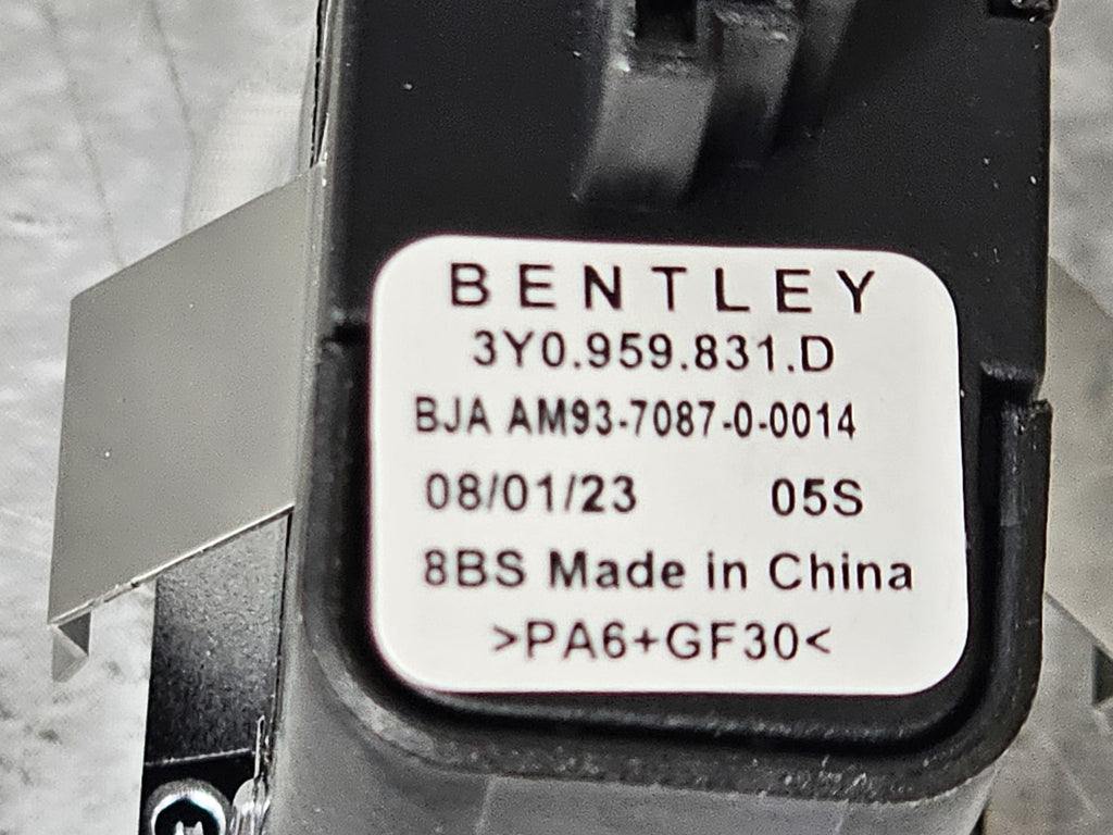 BENTLEY RELEASE BUTTON 3Y0959831D