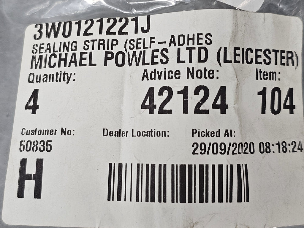 BENTLEY SEAL STRIP FRONT L0WER DUCT 3W0121221J