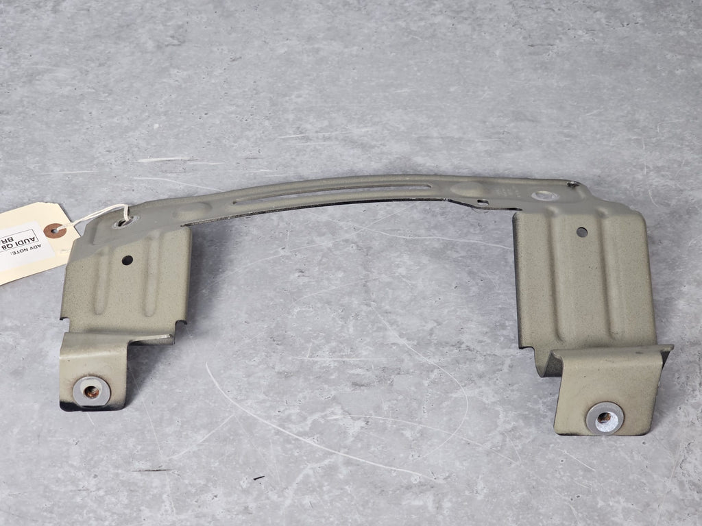AUDI Q8 RSQ8 RIGHT FENDER BRACKET 4M8821432