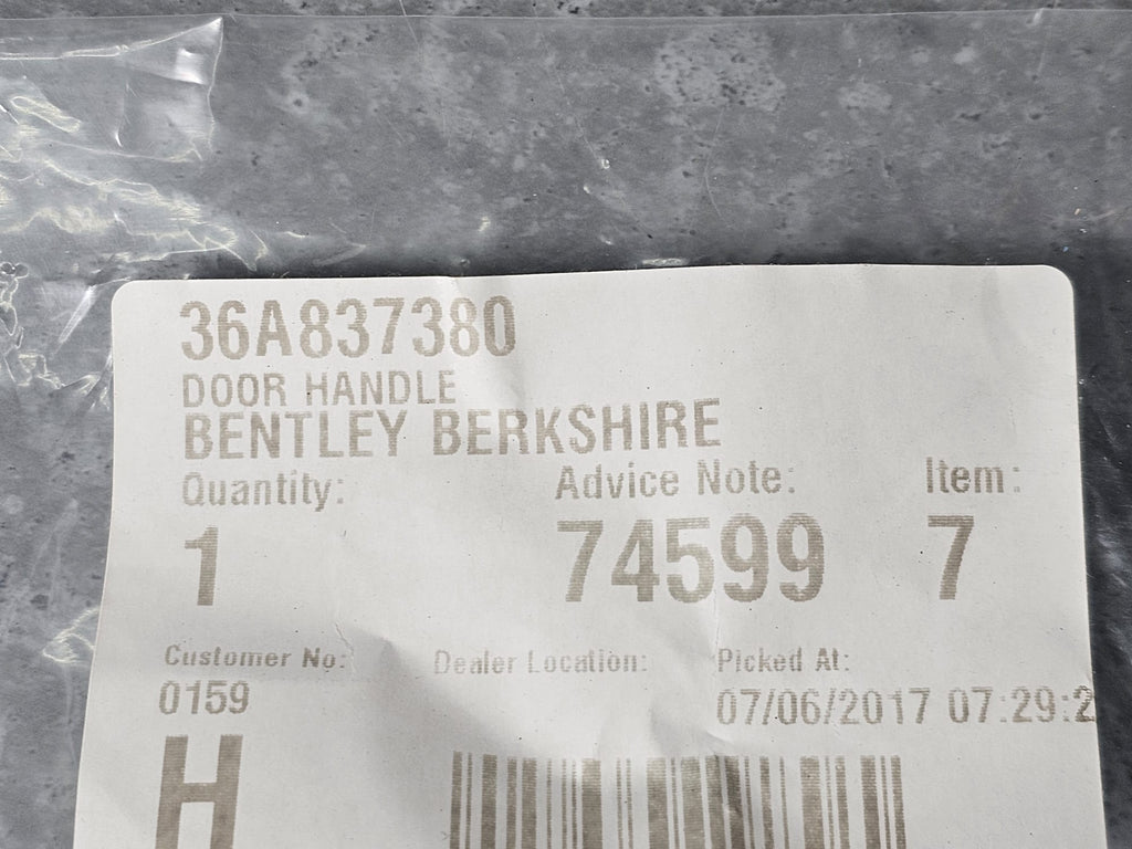 BENTLEY BENTAYGA  (2015+) DOOR HANDLE, OUTER  RIGHT UPPER 36A837380