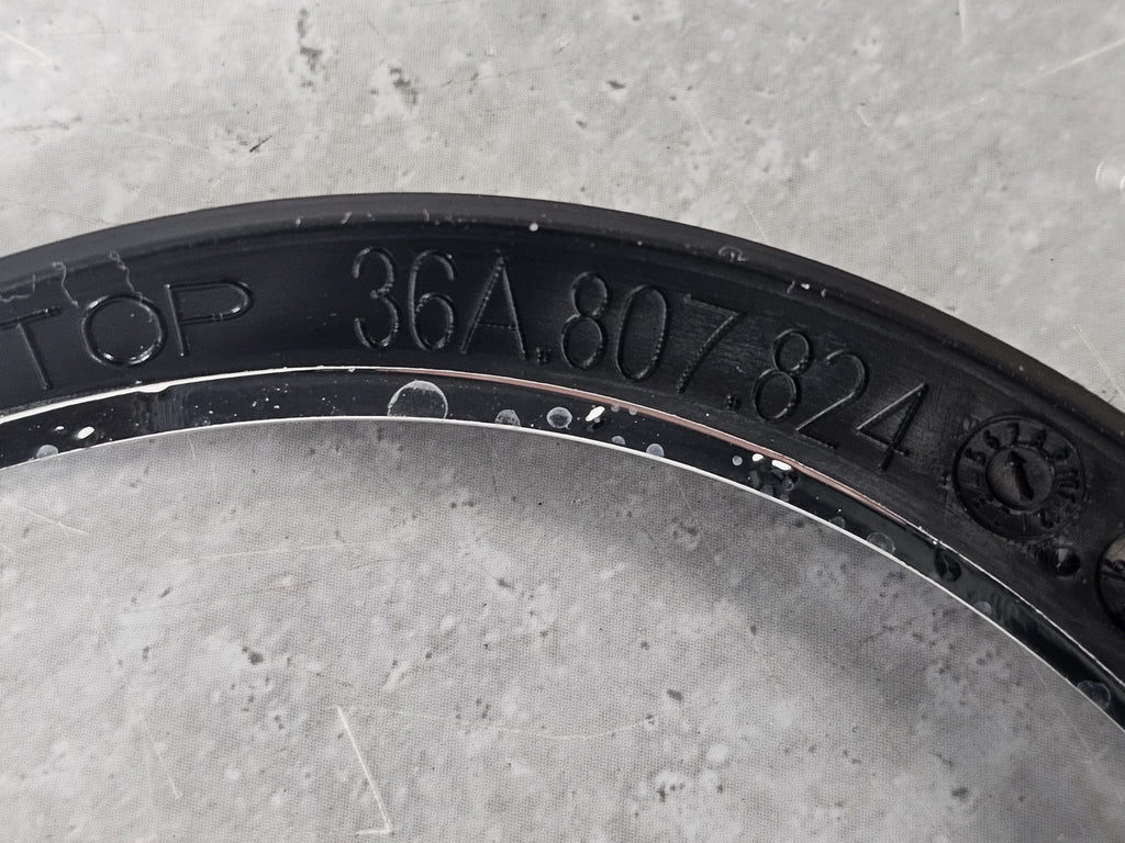 BENTLEY BENTAYGA 2016+ OUTER RIGHT HEADLIGHT TRIM 36A807824A