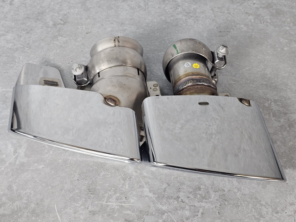 BENTLEY BENTAYGA TRIM FOR EXHAUST TAIL PIPE LH 36A253681P