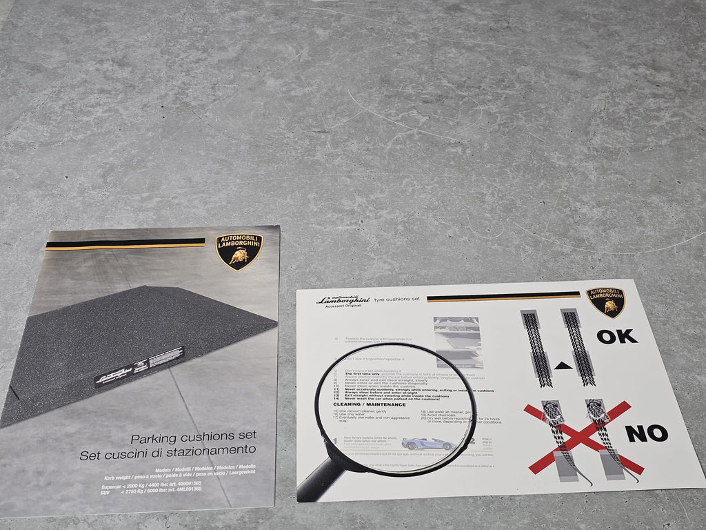 LAMBORGHINI TYRE CUSHIONS SET 400091365