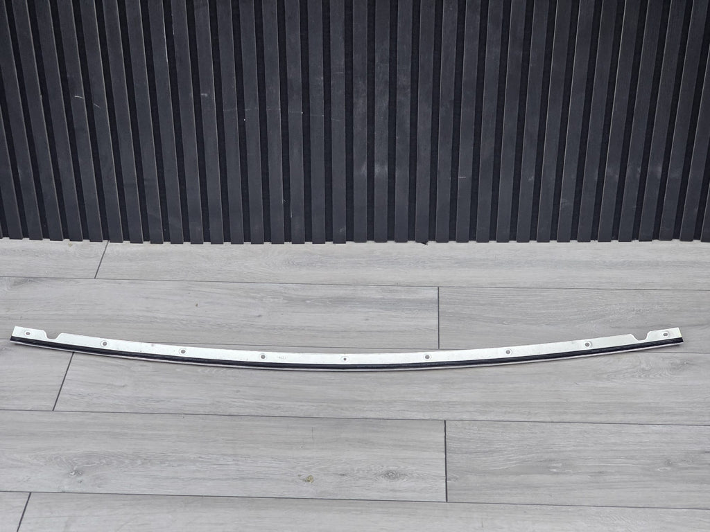 BENTLEY NEW CONTINENTAL CONVERTIBLE (2019-2024) WINDSCREEN TRIM STRIP 3SD853829