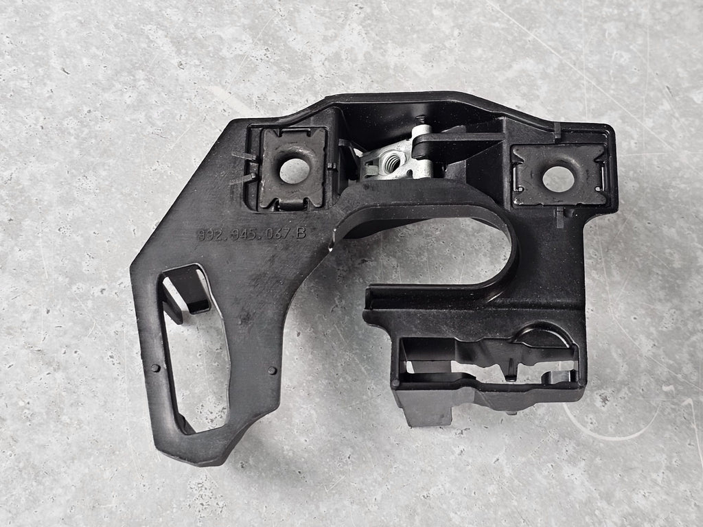 PORSCHE 992 HOLDER FOR LIGHT 992945067B