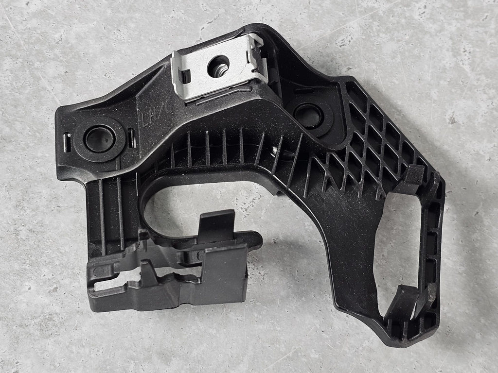 PORSCHE 992 HOLDER FOR LIGHT 992945067B